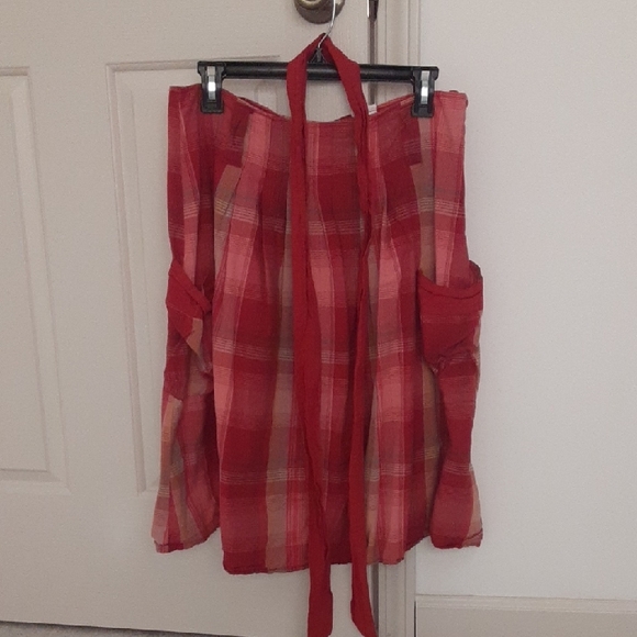 H&M Red Plaid pleated skirt with pockets and belt. Size 10. - Picture 1 of 8